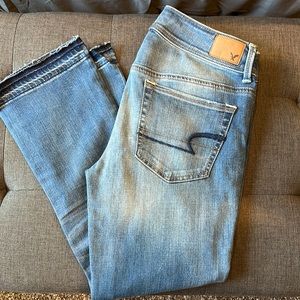 Woman’s American Eagle “kick crop” jeans